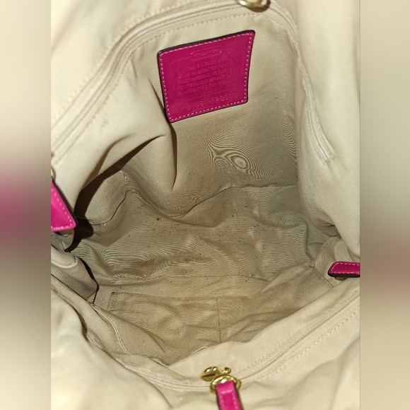 COACH BAG X-LARGE TOTE JACQUARD C with Hot Pink Vinyl 18" w x 11.5" L - Picture 7 of 14